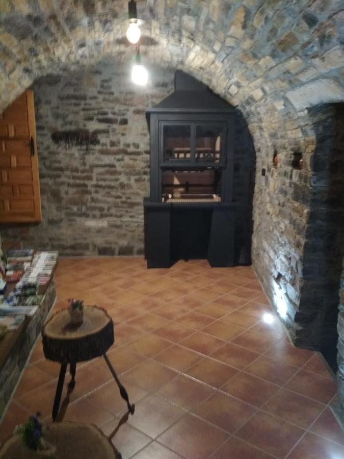מלון El Pueyo de Araguás Casa Dueso מראה חיצוני תמונה